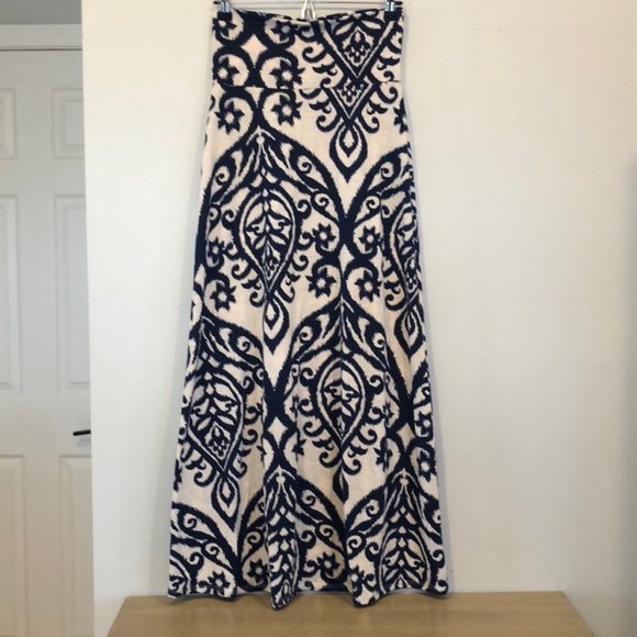 Promesa Dresses & Skirts - Floral Maxi Skirt sz M - EUC